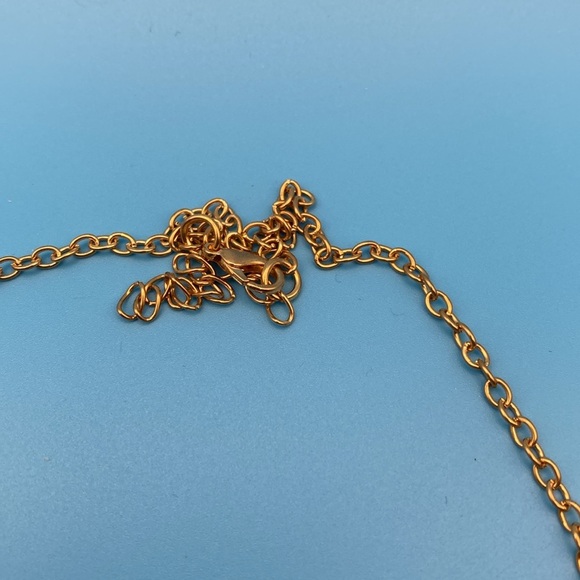 Natural Freshwater Pearl Necklace and Earrings Set - Picture 6 of 6